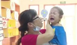 女孩说吃瓜