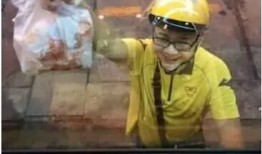 德运吃瓜小哥视频,揭秘网红背后的真实生活