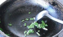 蛇瓜的皮可以吃吗,可食用之谜揭秘