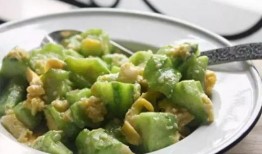 三面吃瓜,揭秘吃瓜群众的狂欢盛宴