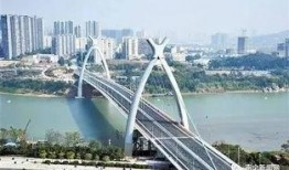 邕江大桥吃瓜事故