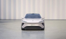 宝马阿姨吃瓜,宝马阿姨的瓜田奇遇记