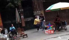 街头吃瓜情侣,吃瓜情侣的浪漫日常